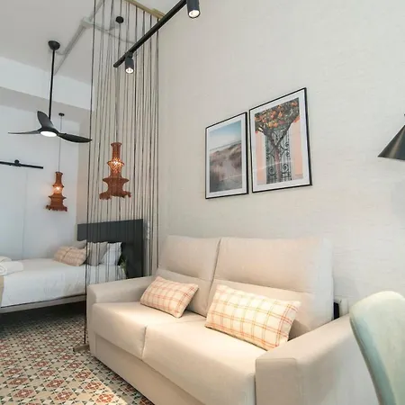 Comfortable In L * Valencia