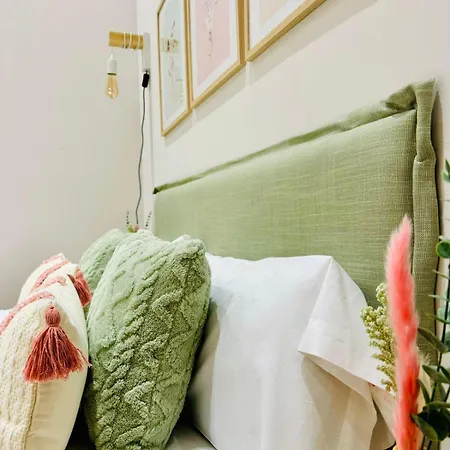 Cozy & Stylish Loft Near Center *