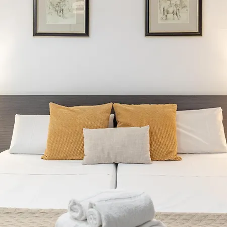 Travel Habitat Ayuntamiento Valencia