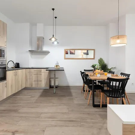 Travel Habitat Ayuntamiento Apartment *