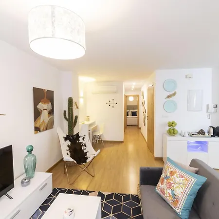 Singularstays Center *