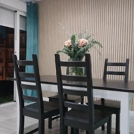 Familias Y Grupos Muy Grande En El Centro De