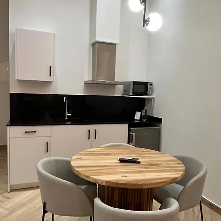 Aparthotel Blanq Marina Suites