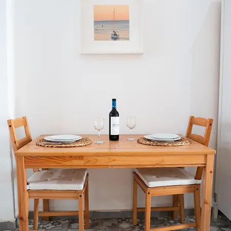 A 7 Minutos De La Playa Y Cerca De La Estacion De Autobus