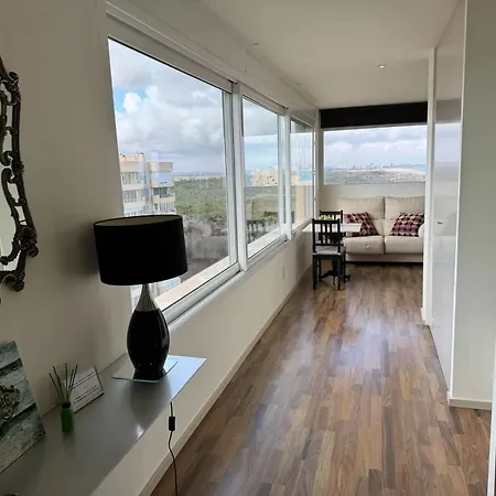 Spacious In With Sea View - 160 Sqm *