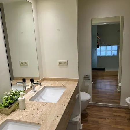 Spacious In With Sea View - 160 Sqm