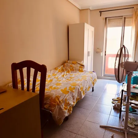 2 Bed Apartment, Great Location, 500m From *