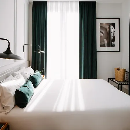 מלון Mate Collection Helen Berger