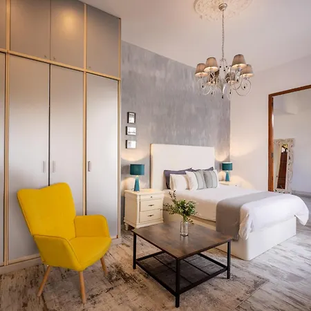 Portrait Boutique Villa Valence