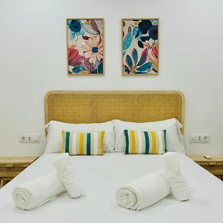 Flat A - Wide & Cool Flat Next To Historic Center Апартаменты