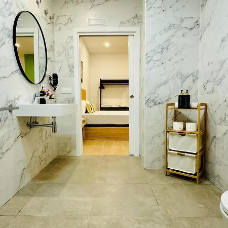 Апартаменты Flat A - Wide & Cool Flat Next To Historic Center *