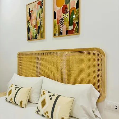 Apartament Flat B - Wide & Beautifull Flat Near Historic Center Walencja