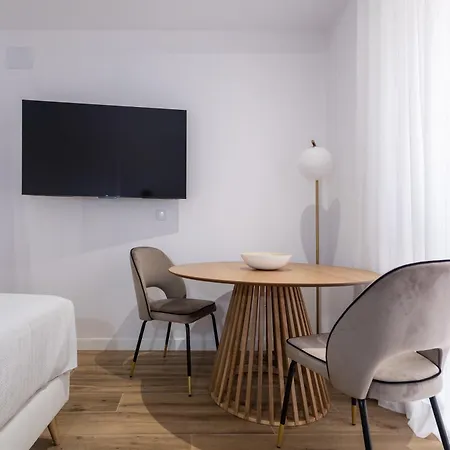 Lola By Concept Flats Valencia