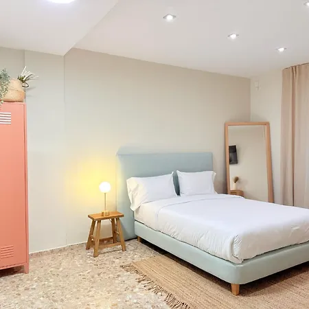 Valencia, Netflix, 4 Mins Walk To The Habitación en casa particular