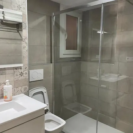 Near Arts & Science Apartman *
