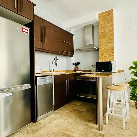 Abat 2 Cool & Wide Flat Next To The Cathedral