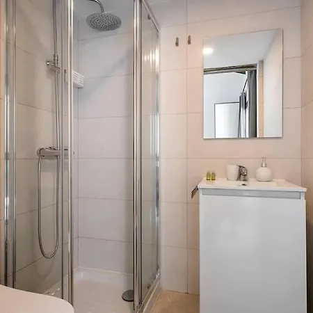 Villa House With Pool In 14 Max-hspdes Valenza