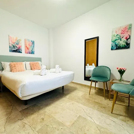 Abat 1 Cool & Wide Flat Next To The Cathedral דירה *