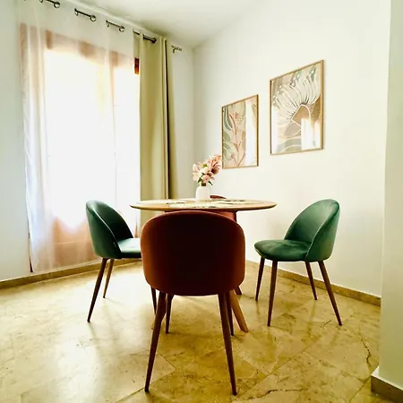 Abat 1 Cool & Wide Flat Next To The Cathedral * ולנסיה