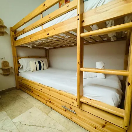 Abat 1 Cool & Wide Flat Next To The Cathedral