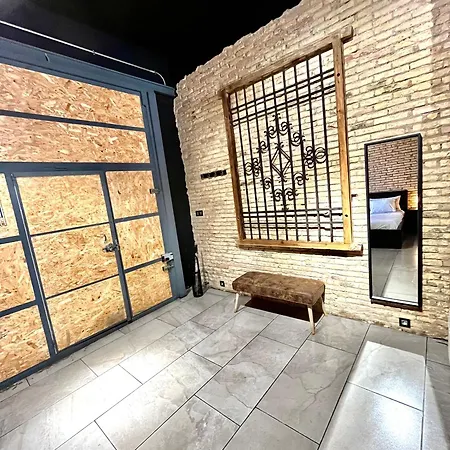 Iy Loft 4 - Open Plan Garage Style - Up To 4 People Apartmán *