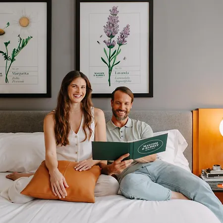 Hotel Malcom And Barret 3*