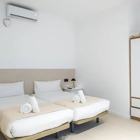 Flats Nou Mestalla Apartman