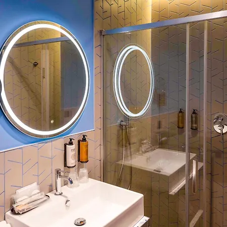 Pathos By Mimood Aparthotel 4*