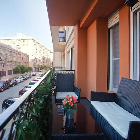 Apartment 4-bed Sleeps 7 Free Parking