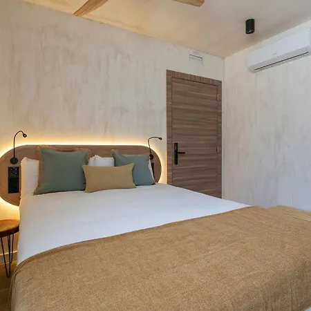 Bed & Breakfast Nomad Haux Puerto Valencia