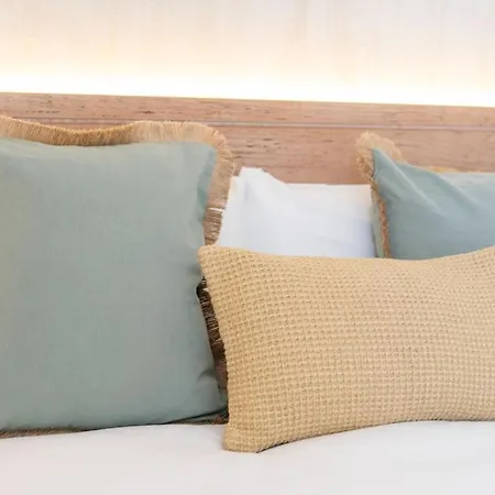 Bed & Breakfast Nomad Haux Puerto Valencia