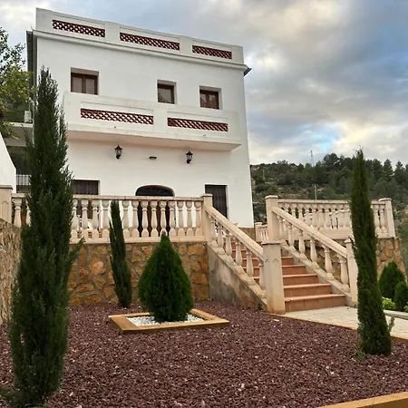 Paraiso Natural Unico -villa Cueva Turche Penzion