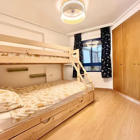 Beachfront Family With Pool Апартаменты *