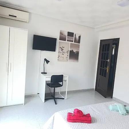 Centricas, Tranquilas Y Acogedoras De Matrimonio En Vivienda Compartida