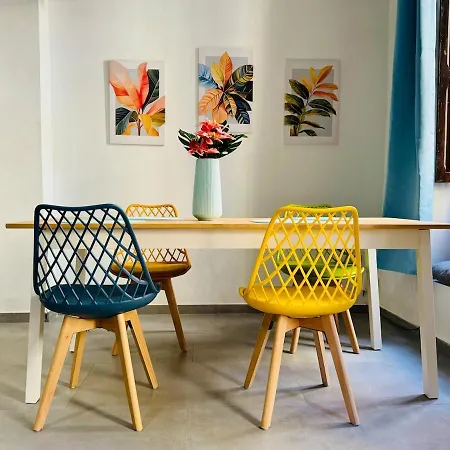 Mediterranean Flat Next To The Historic Center *