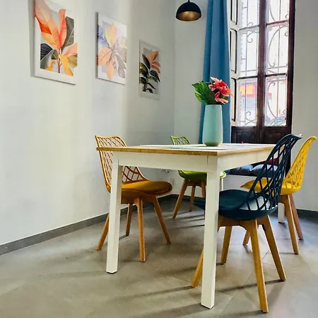 Mediterranean Flat Next To The Historic Center *