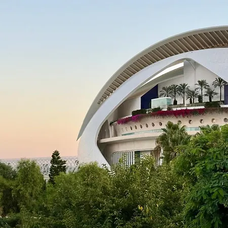 Cosy Embajador Βαλένθια