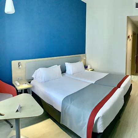 Hotel Express Ciudad De Ciencias By Ihg