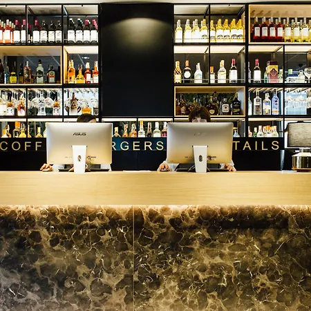 Malcom And Barret Valence