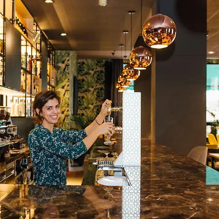 Hotel Malcom And Barret 3*