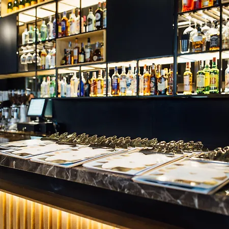 Malcom And Barret Valence