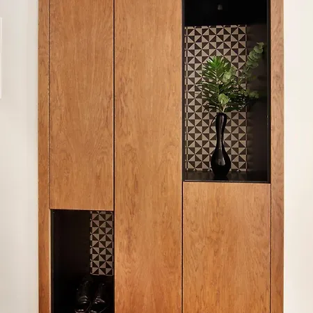 One Shot Reina Victoria Hotel 4*