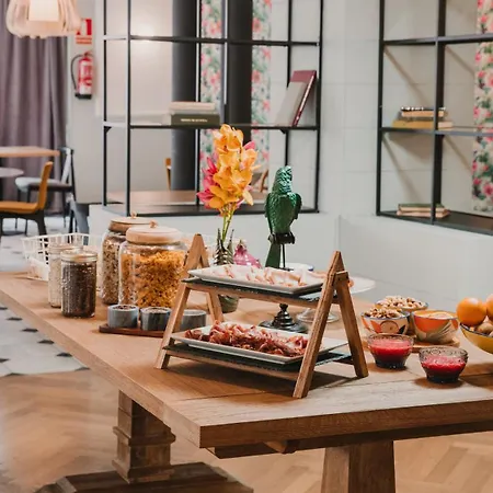 One Shot Reina Victoria Hotel Valencia