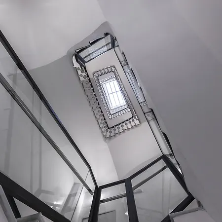 Hotel Petit Palace Plaza De La Reina 3*