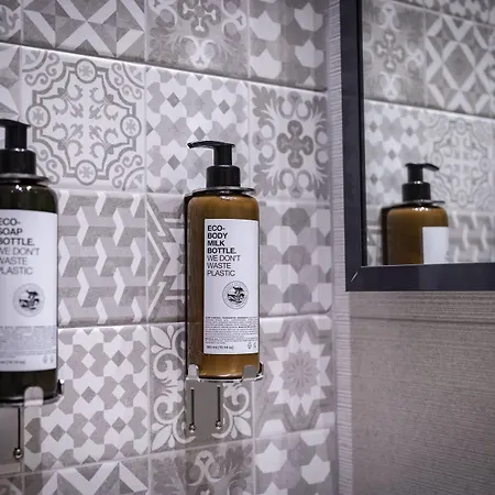 Petit Palace Plaza De La Reina 3*