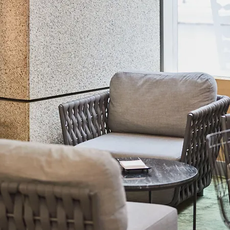 西尔肯瓦伦西亚之门酒店 酒店