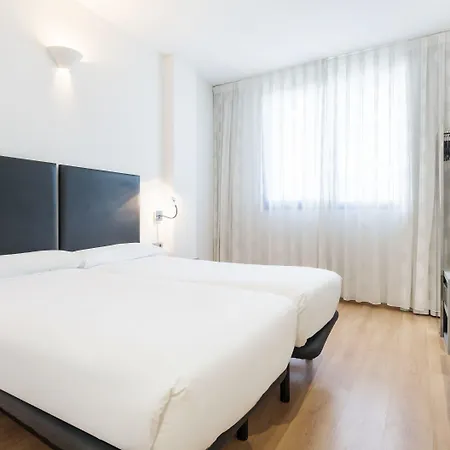 ホテル イルニオン アクア 4 バレンシア