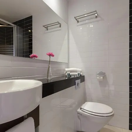 فندق Olympia Universidades 3*