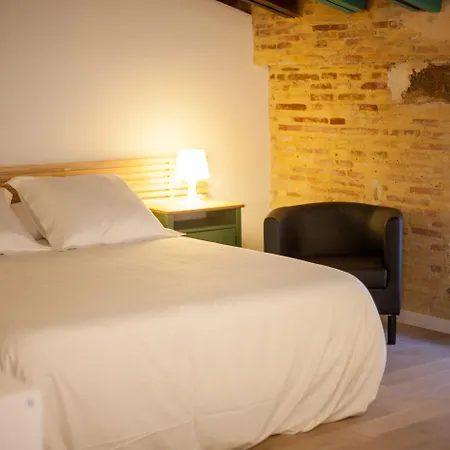 Guest house Host & 4*