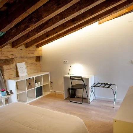 Guest house Host & Valencia